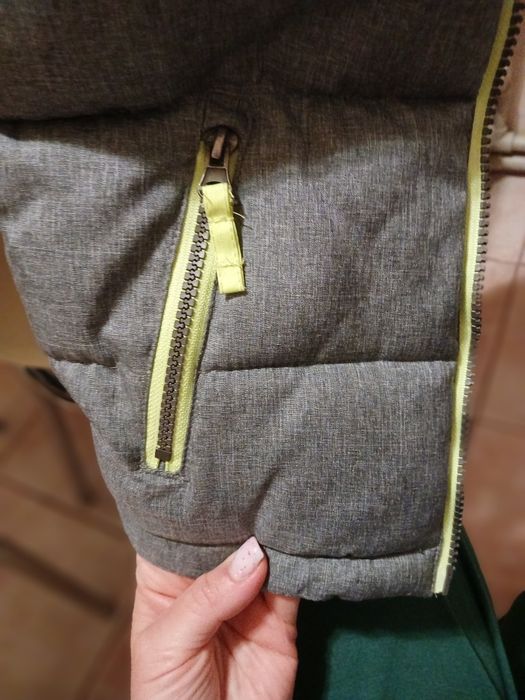 Фірмовий желет утеплений