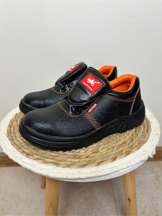 Nowe buty robocze czarne męskie rozmiar 41