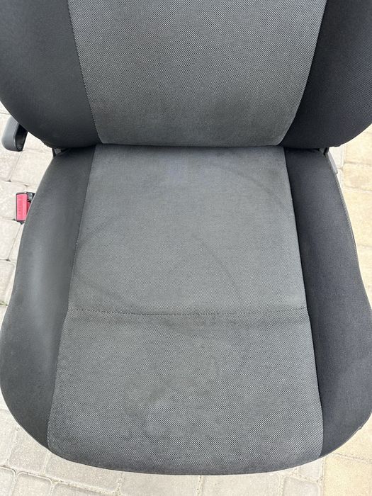 Сидіння водійське Renault Master 3