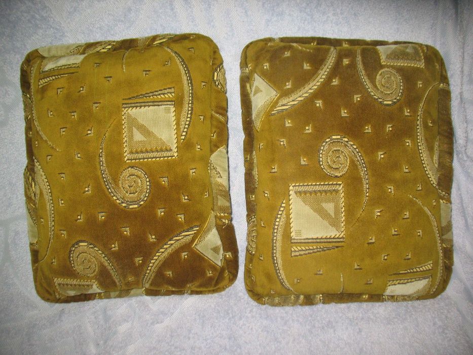 Продам декоративные две подушки