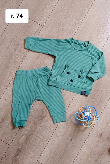 Paka ubrań chłopięcych r. 74, ZESTAW body, spodnie, bluzy.
