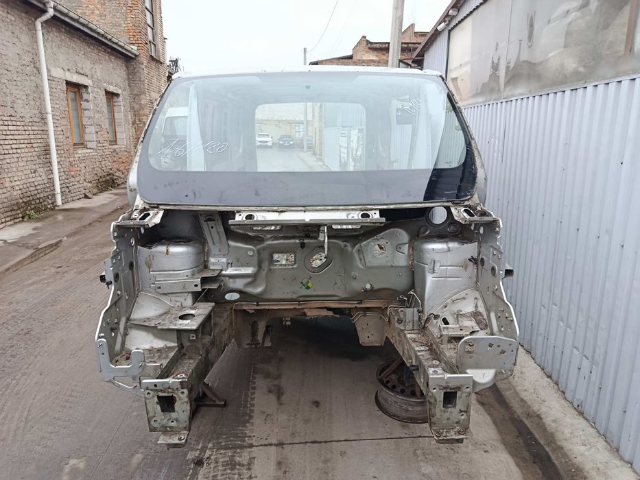 Кузов Четверть Передня Ліва Четверть Передня Права Четверть Задня