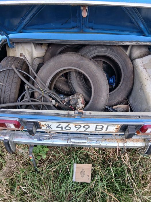 Продам авто ваз 2103