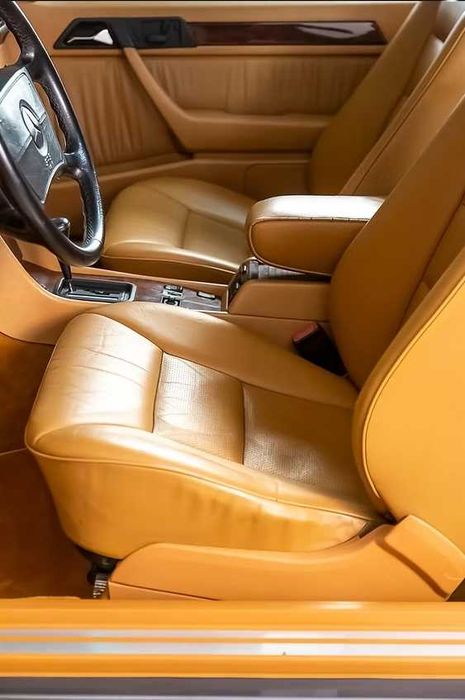 Mercedes-Benz E 300 — fotografia 7