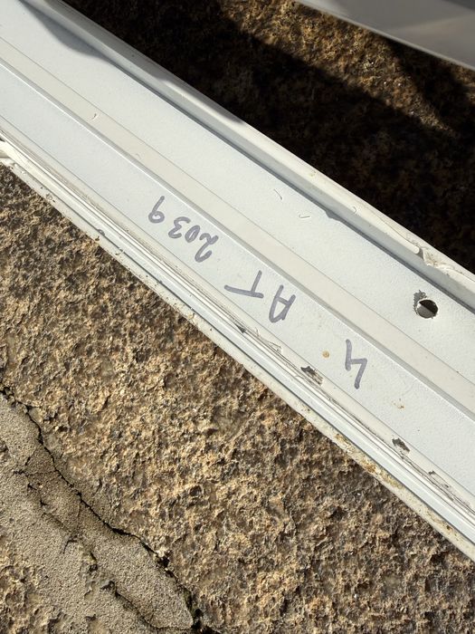 Portada com caixilharia