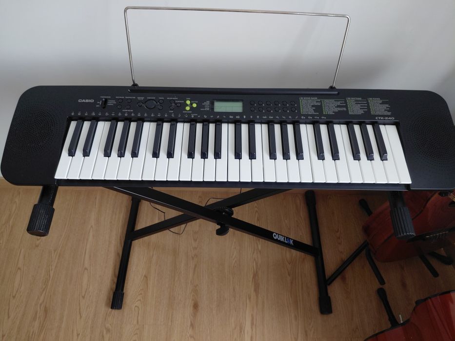 Sintetizador Casio CTK240