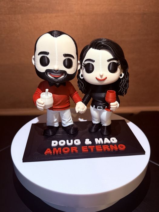 Bonecos estilo Funko pop personalizados ao seu gosto.