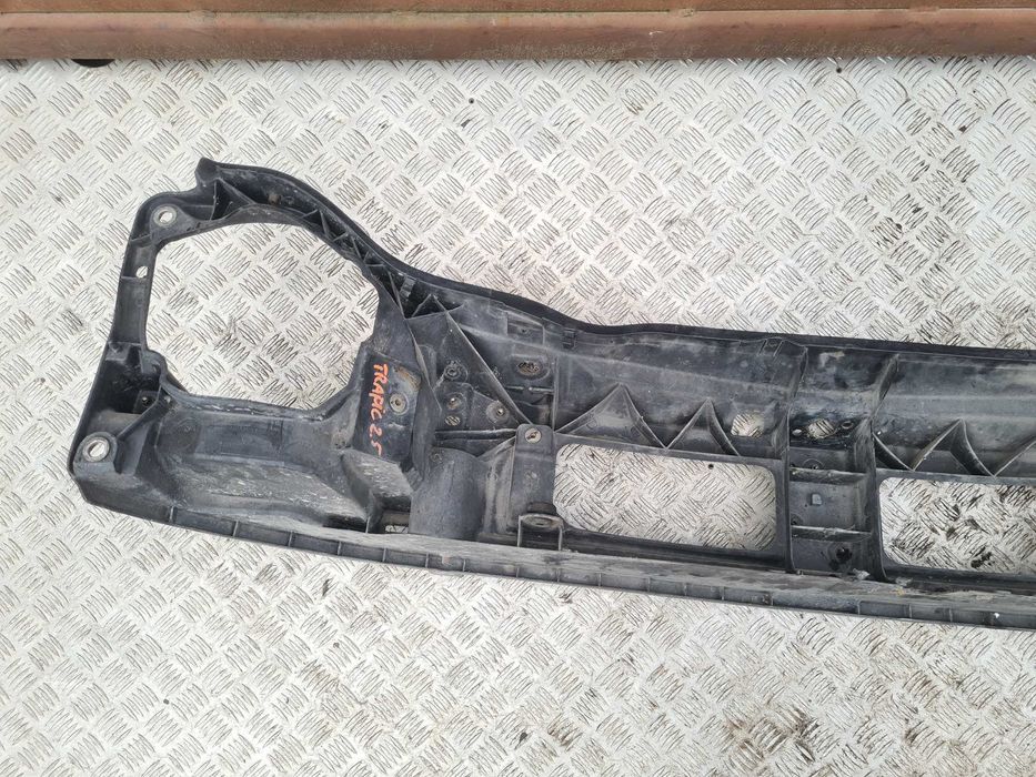 Renault Trafic II 2.5 wzmocnienie pas przedni okular Opel Vivaro