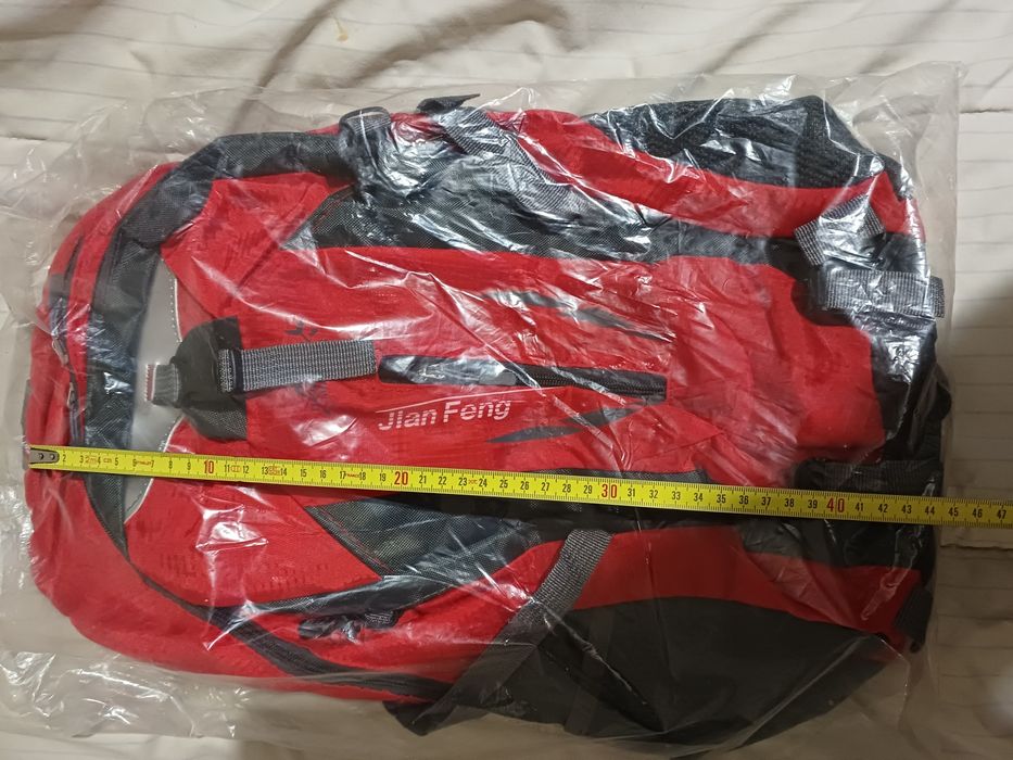 Новий рюкзак універсальний чорний/червоний