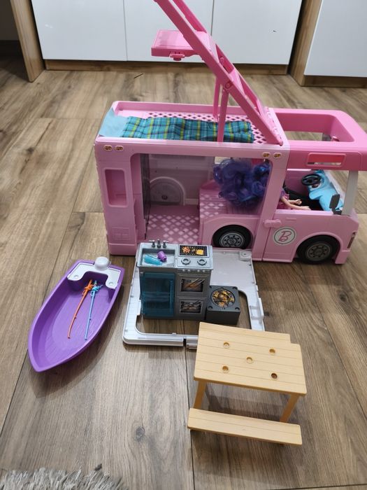 Kamper barbie z lalkami i akcesoriami