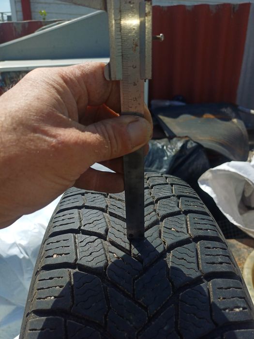 Продам комплект зимних шин Michelin 185×65×R15