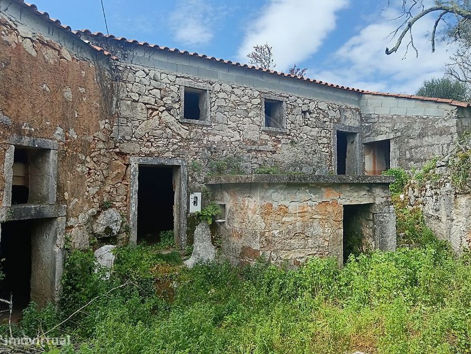 Moradia T4 para venda