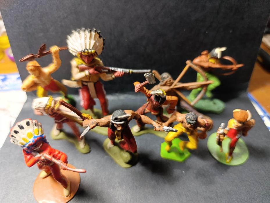 Conjunto de 10 índios de variadas marcas