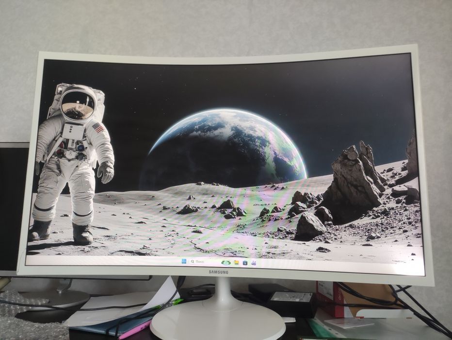 Монітор телевизор samsung 32 дюйма  Model :C32F391FWU