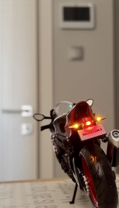 Модель мотоцикла Suzuki GSX-R 1:12