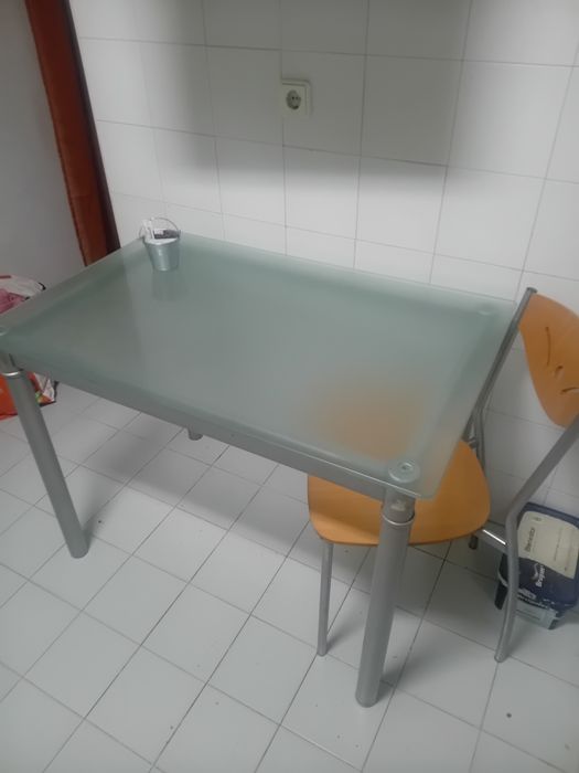 Mesa de cozinha..64741030143747120