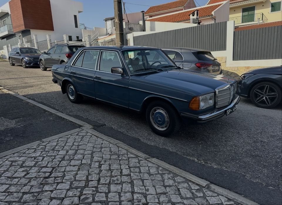Mercedes W123 300d - Veículo Certificado Museu Caramulo