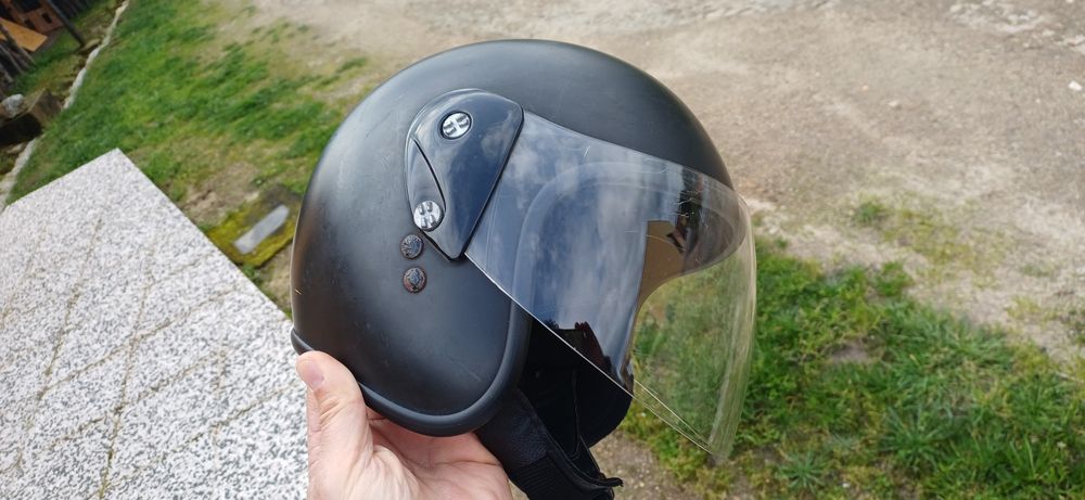 Capacete com viseira