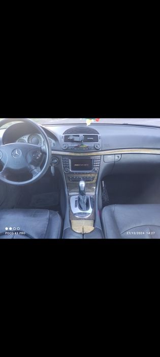 Mercedes-Benz E 320 — fotografia 11