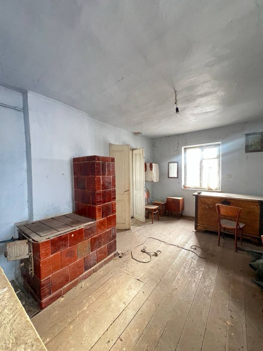 Будинок з ділянкою 15 соток біля Львова