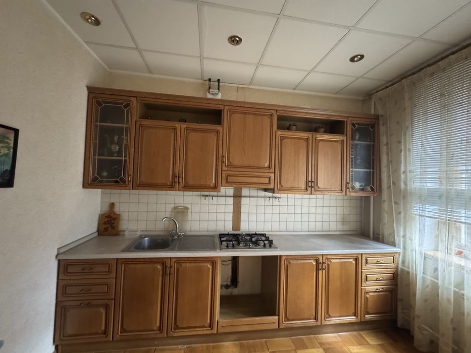 Продам 4 комн квартиру