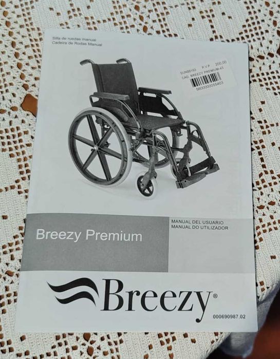 Cadeira de rodas Breezy Premium – praticamente nova