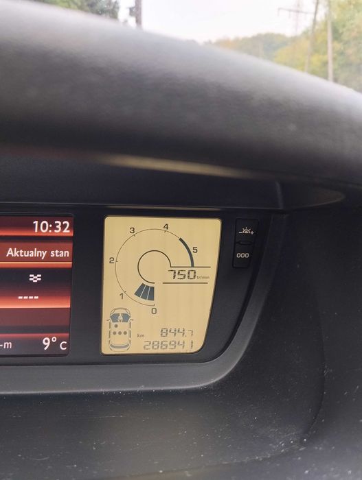 samochód osobowy Citroen Picasso C4