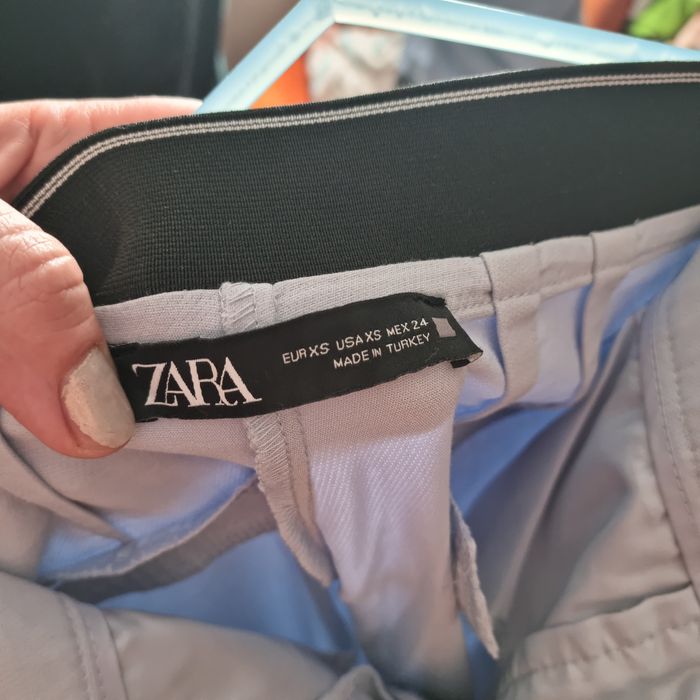 Calças da zara novas