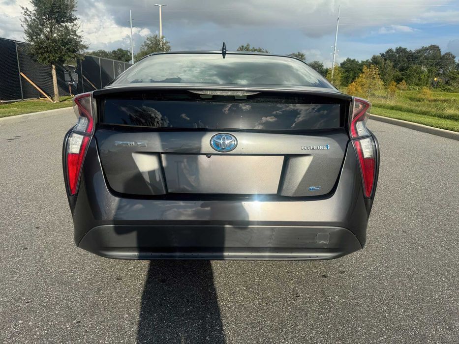 Toyota Prius      2016