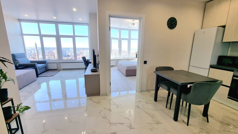 БЕЗ КОМІСІЇ Нова 2кімн.46м2.Інвертори на тепло,воду.В тихому центрі