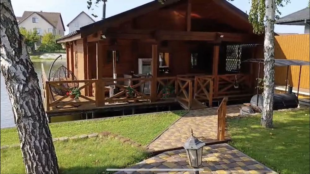 Помісячно Будиночок на березі озера, Осокорки, Киів.