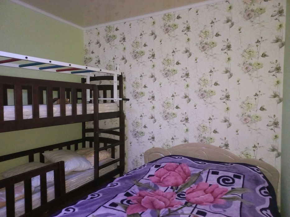 Продам 3х ком. кв.ру с гаражом в центре Чугуева