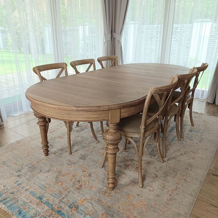 Okrągły lub owalny  rozkładany stół dębowy lity dąb model Kanclerz