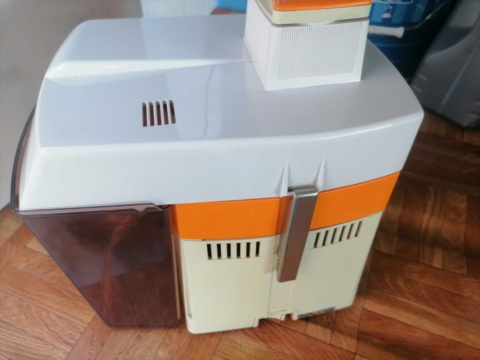 Máquina de fazer sumos Moulinex