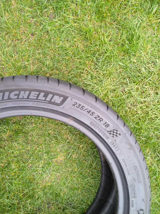 opona 235/45/18 Michelin Pilot Sport 4 1 sztuka 7mm 2021