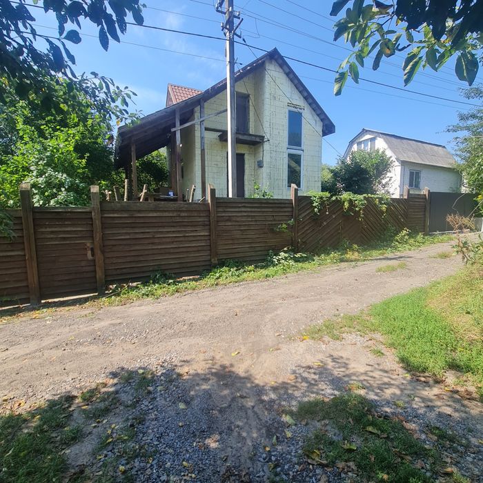 Продаж земельної ділянки з будинком Васильків