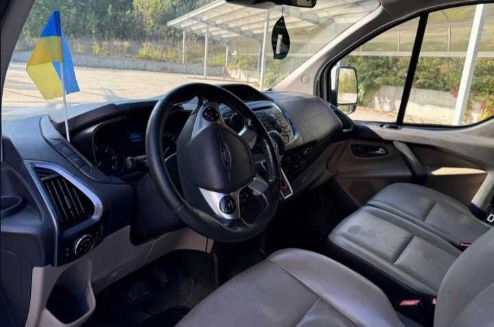 Форд Кастом Турнео