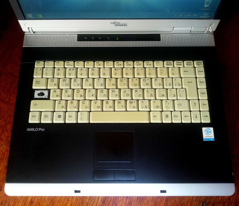 Fujitsu Siemens Amilo Pro V2030 (Win 8.1) в коллекцию. Возм. обмен