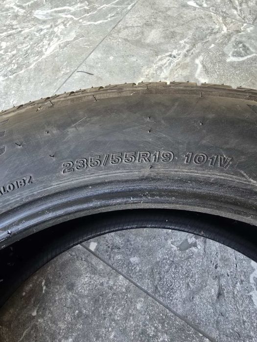 Bridgestone 235/55R19 Alenza 001