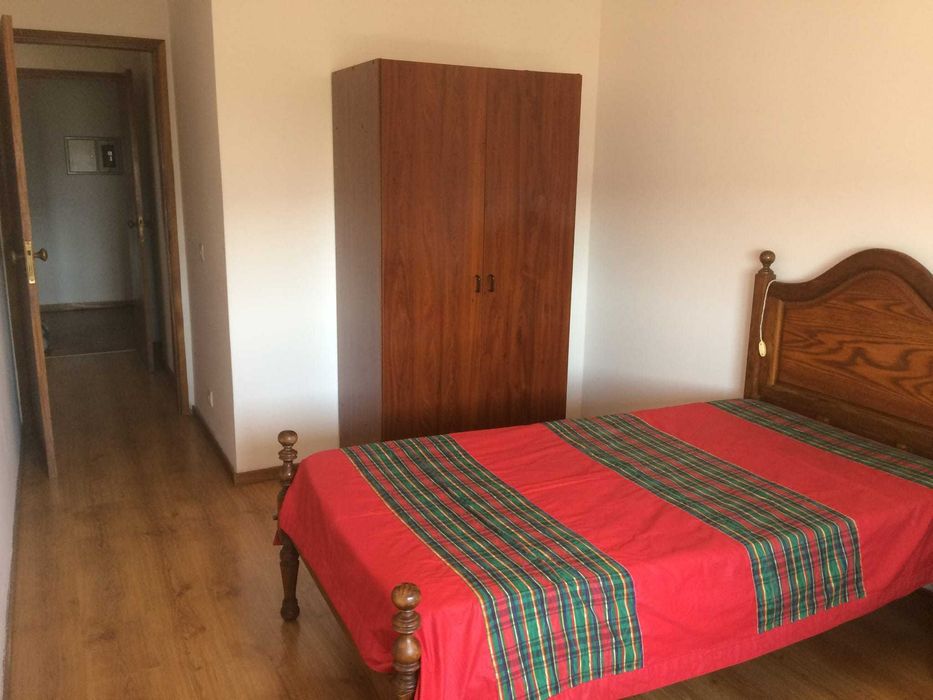 Quarto para arrendar a estudante - Quarto Luminoso e Mobilado (16m²) Rua General Humberto Delgado (Coimbra)