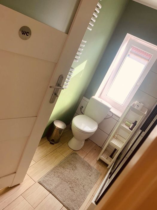 Pokoje z łazienkami dla pracowników  5 min od fabryki Mercedesa