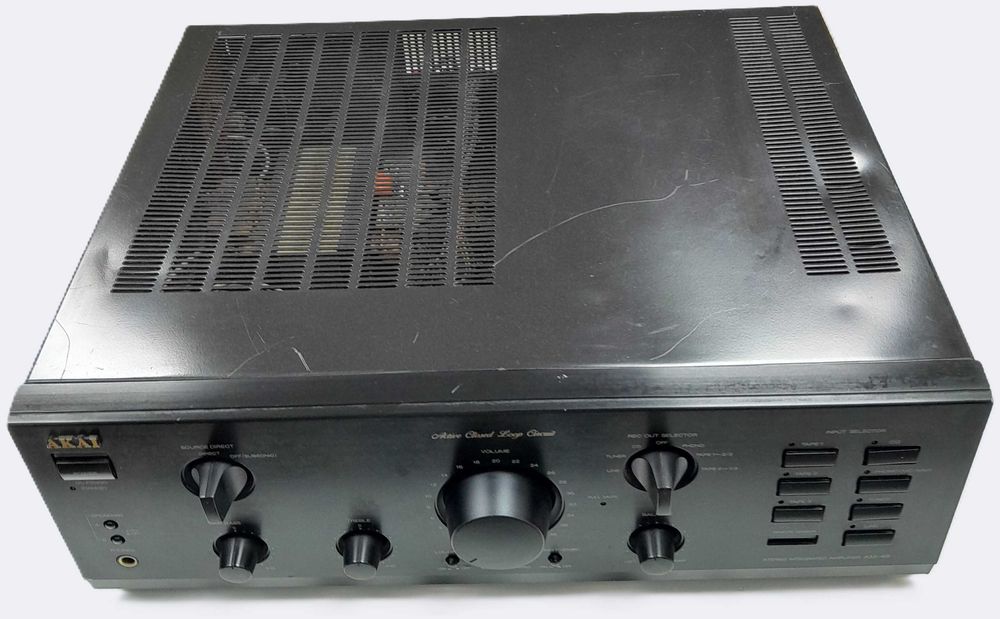 Amplificador analógico Akai AM – 49