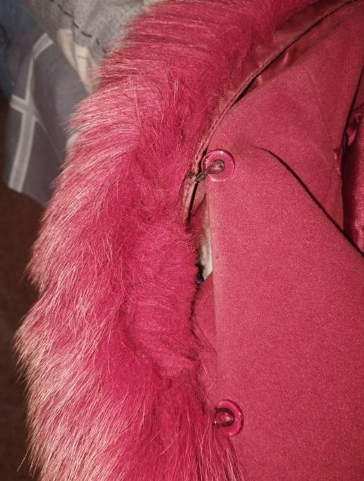 Пальто зимове ,дуже хорошої якості.