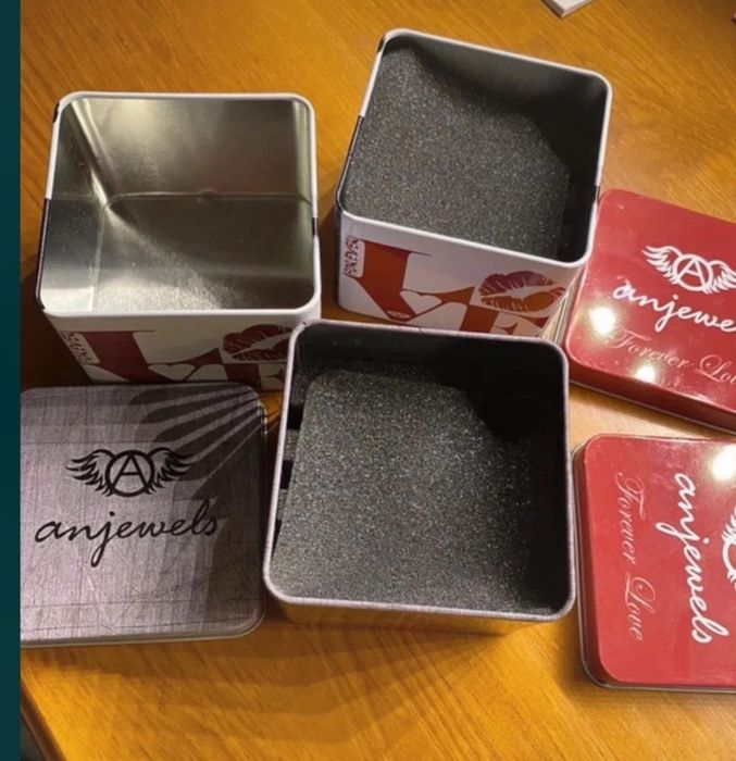 Caixas metálicas guarda joias