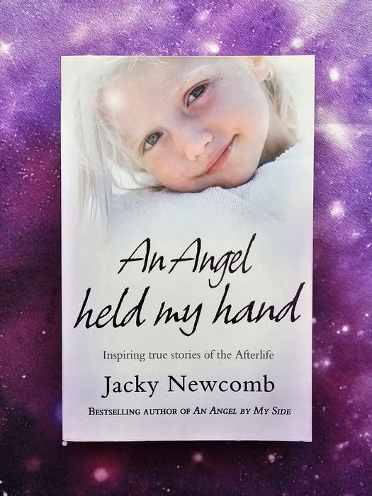 Livro "An Angel Held My Hand" ~ Jacky Newcomb
