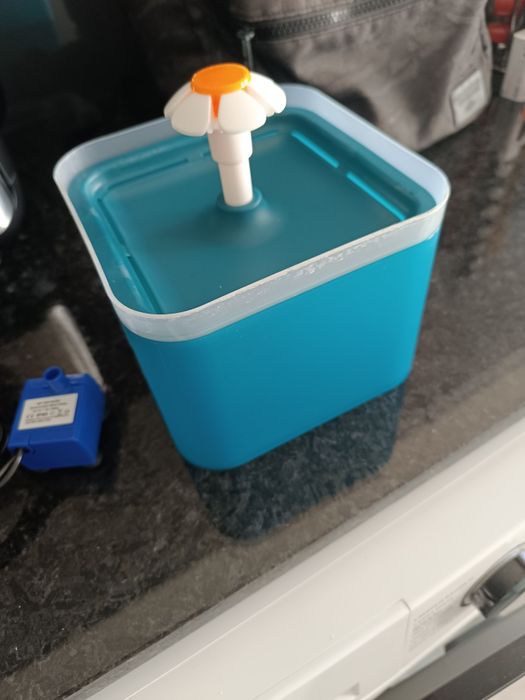 Fonte de água para gatos