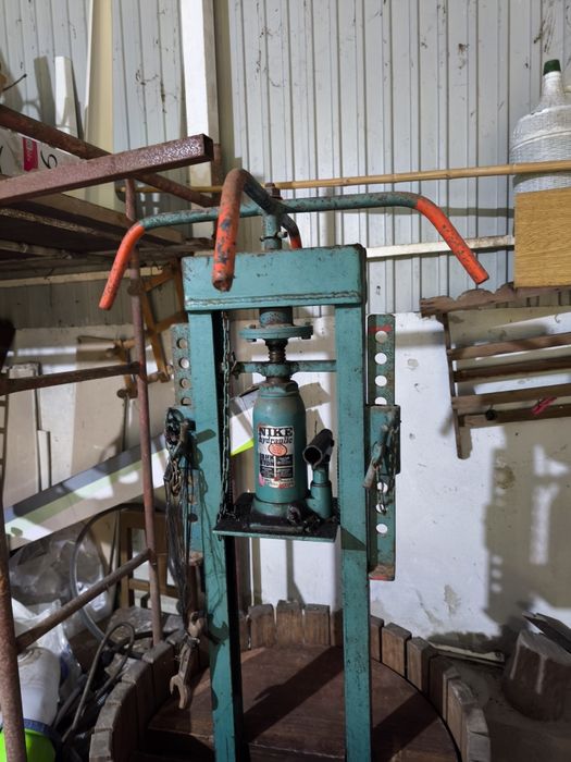 Prensa para uvas com hidráulico + esmagador