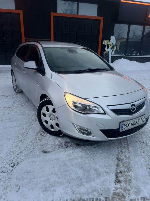 Продам Опель Астра J