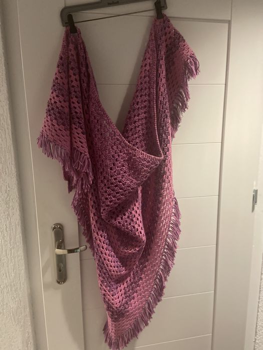 Chusta robiona na szydełku