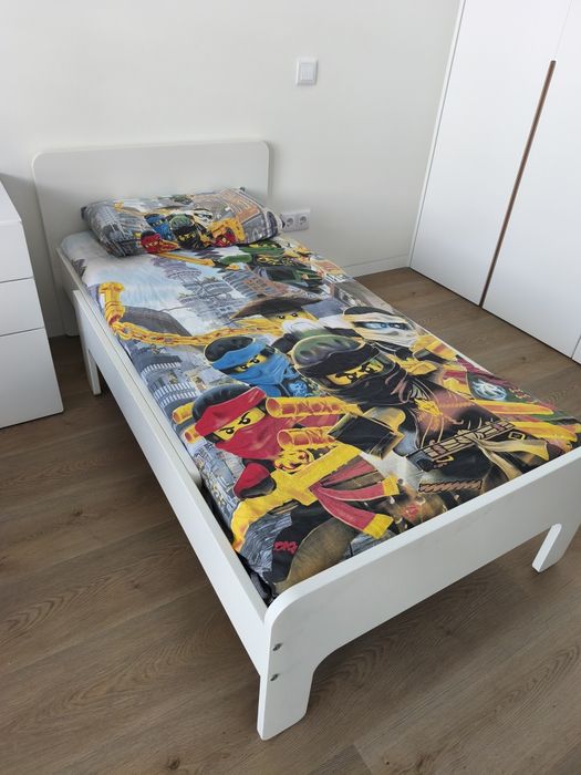 Cama extensível IKEA criança  com colchão incluído
